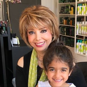 Meet your Posher, Mina